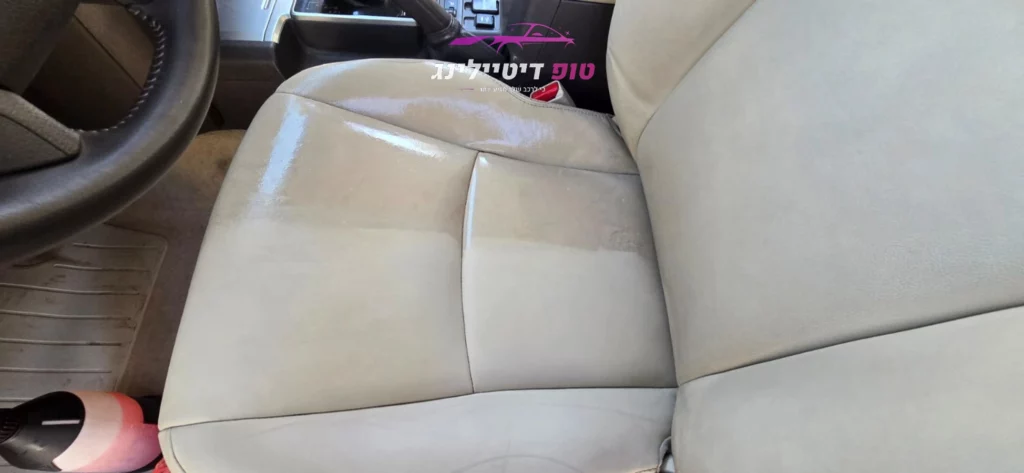 ניקוי ריפודים לרכב